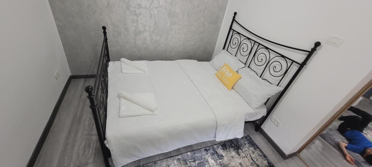 Andi 2-Apartament Băile Herculane Eksteriør billede